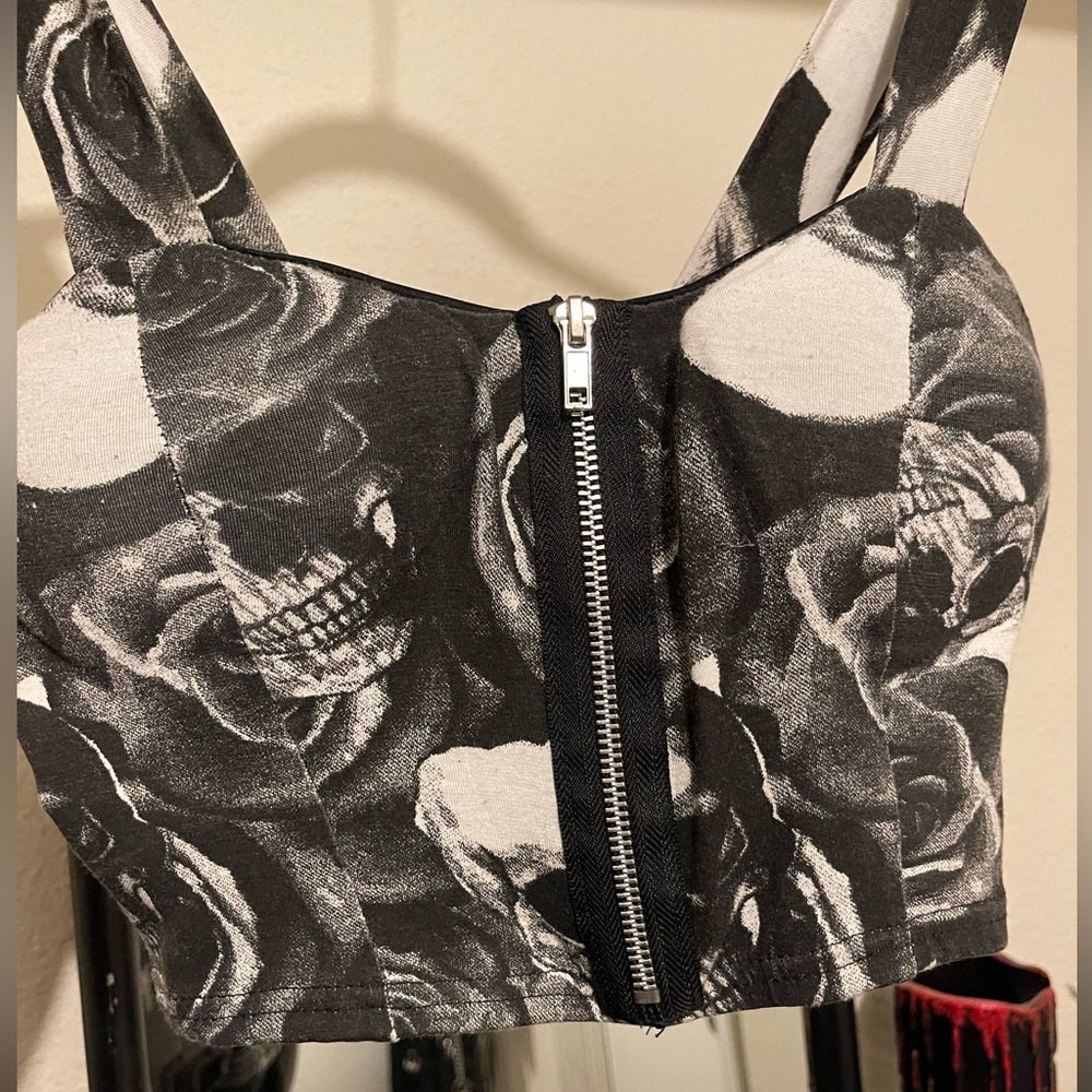 Women’s Skull & Roses Crop Top - Picture 2 of 7